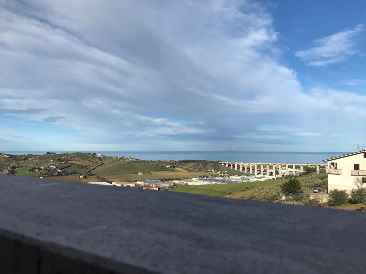 Montone  Ellebi B&B מראה חיצוני תמונה