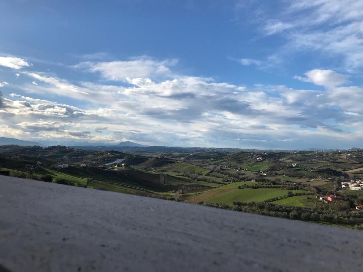 Montone  Ellebi B&B מראה חיצוני תמונה