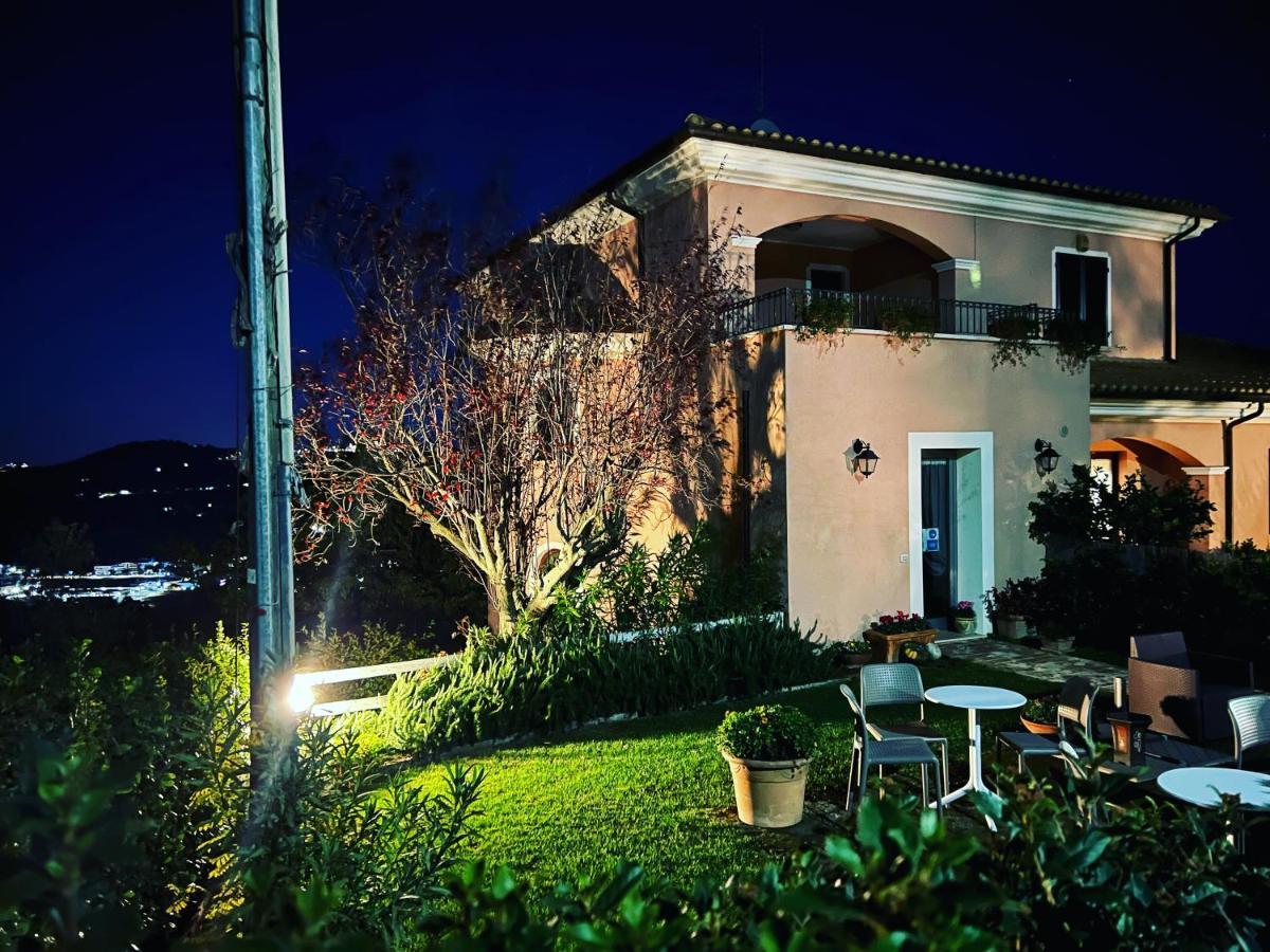 Montone  Ellebi B&B מראה חיצוני תמונה